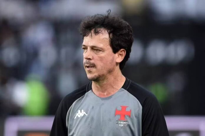 Fernando Diniz desponta como forte candidato para assumir o comando do Botafogo em 2026