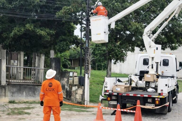 Laranjeiras cria call center exclusivo para iluminação pública; veja como solicitar reparos