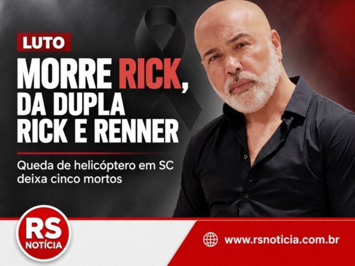 Com base na manchete (Rick, da dupla Rick e Renner, morre em queda de helicóptero em Santa Catarina; acidente deixa cinco vítimas) E NO MODELO DA FOTO EM ANEXO, crie imagem card para postagem da reportagem no RS NOTÍCIA e nas redes sociais, mantendo a logo no rodapé como no modelo em anexo